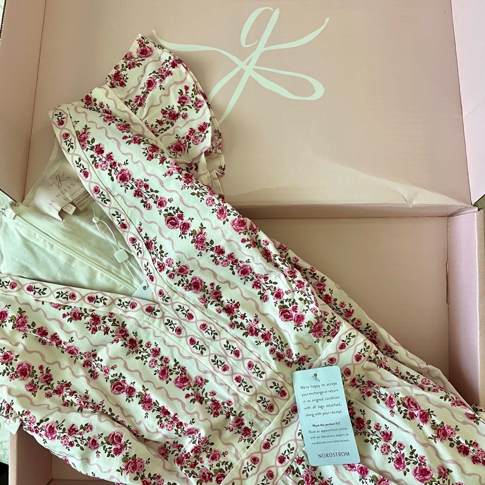 Gal Meets Glam NWT Rosie Maxi